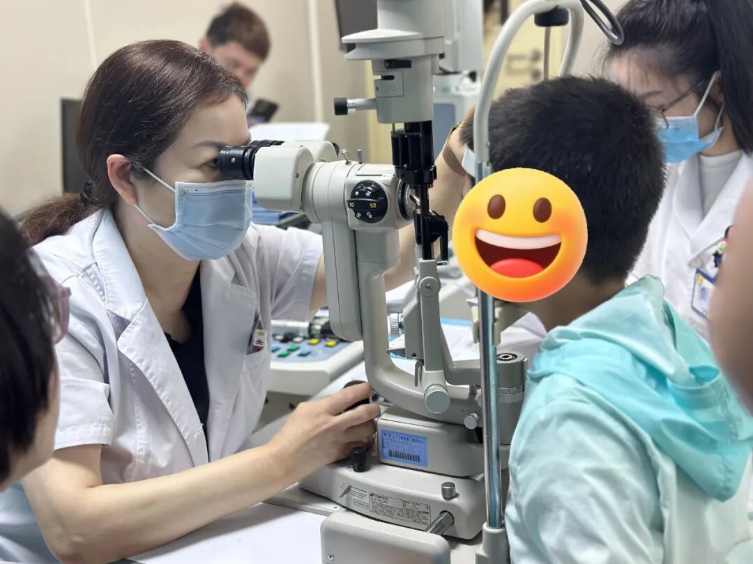 潘教授做检查