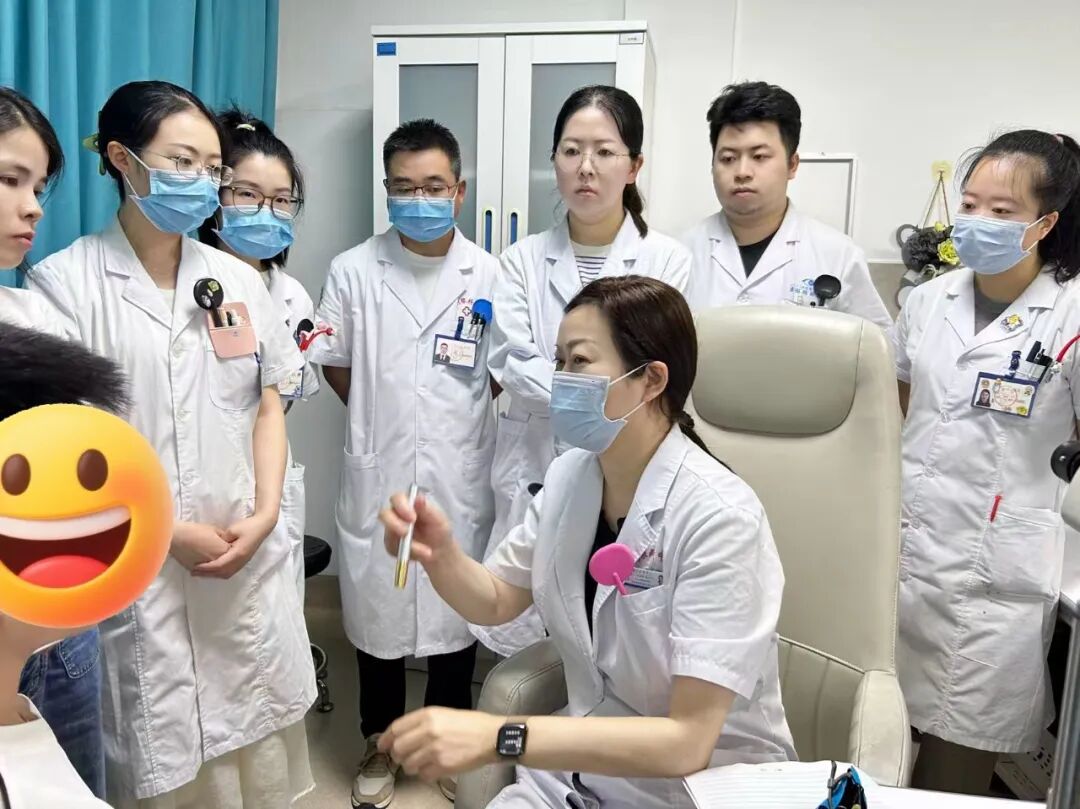 厦门眼科中心|搞定“熊孩子”的眼睛，厦门这位医生有妙招！