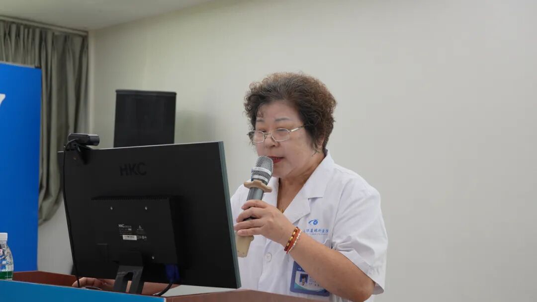 医务部主任杜辅翠就第一届委员会候选人推荐情况作详细说明