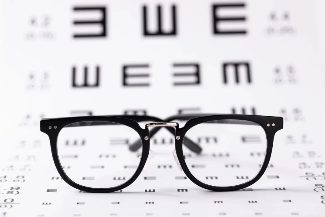 pixabay-眼镜和视力测试