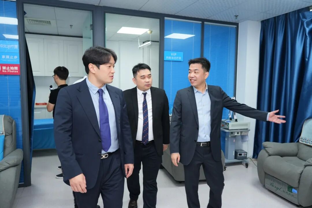 Sung Min Kim教授开启了医院参访行程