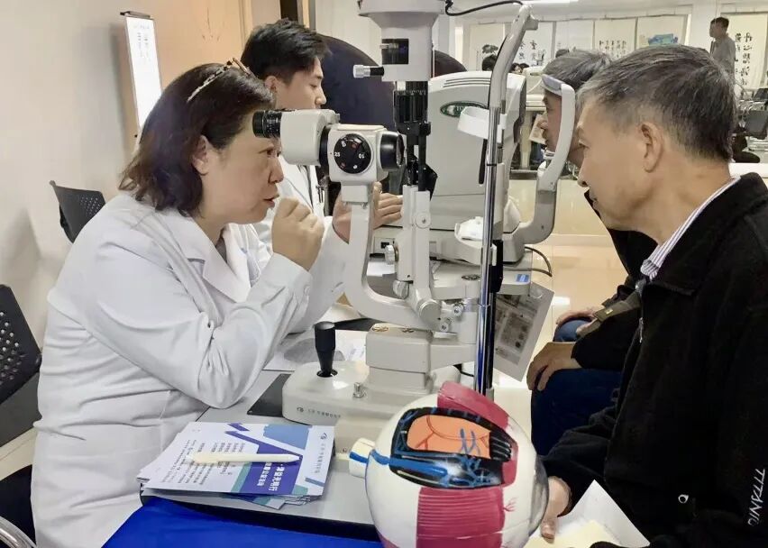 系统的公益眼健康检查