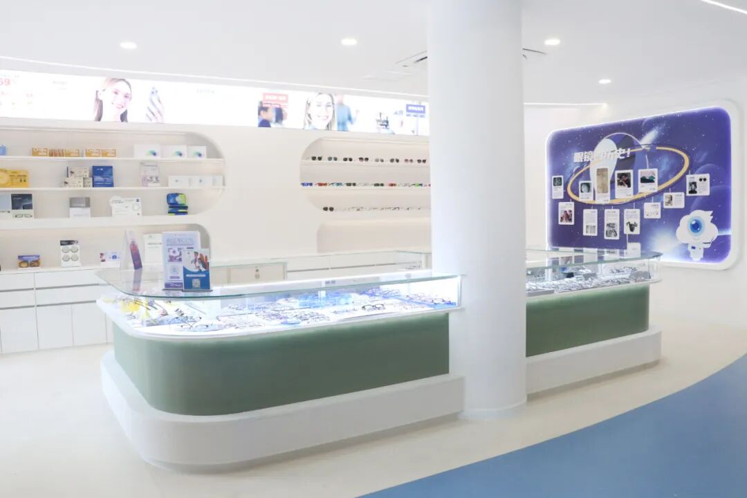 泉州华厦眼科普科普馆成人配镜柜台全面开放！