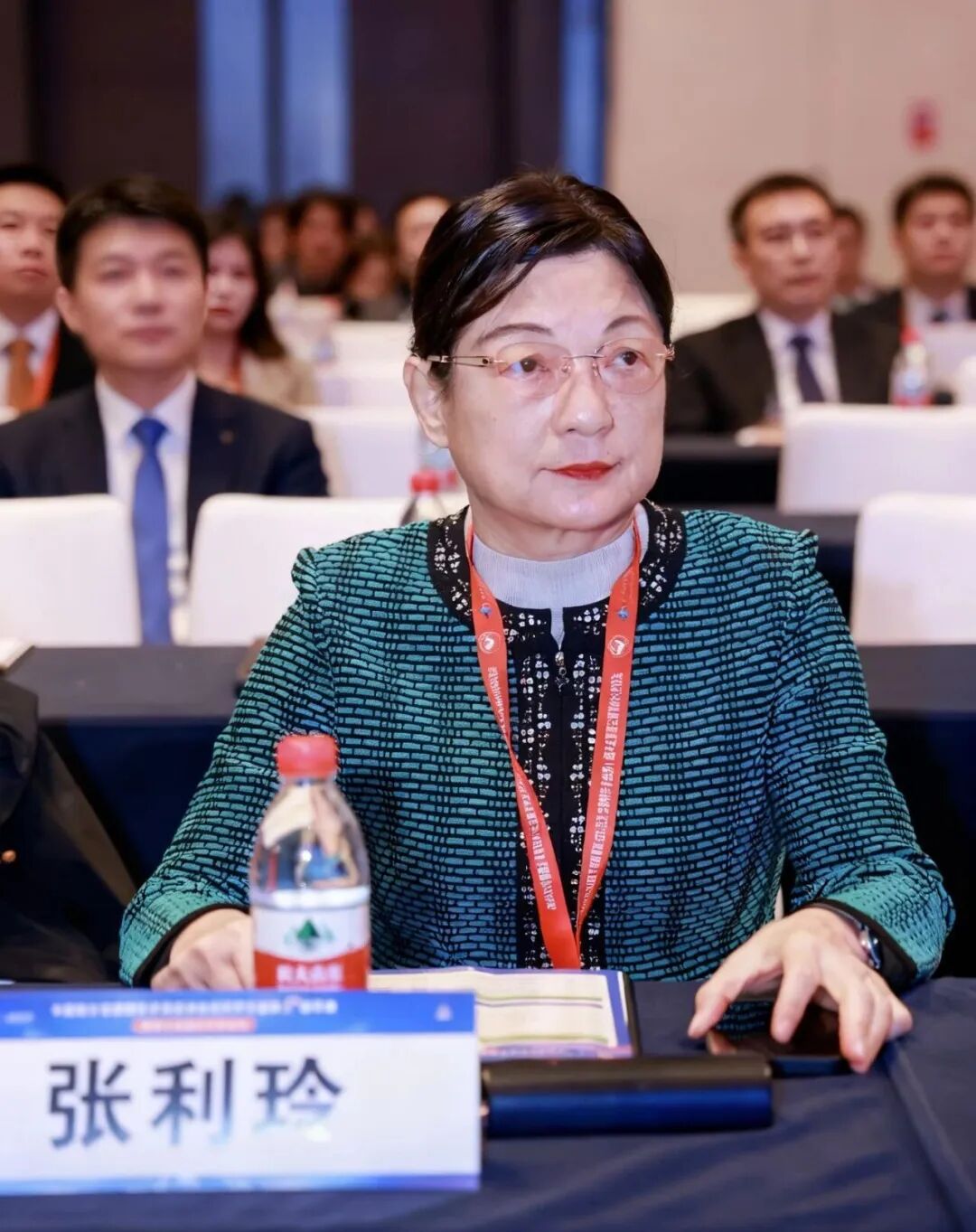 西安华厦眼科医院业务院长张利玲受邀发表专题演讲