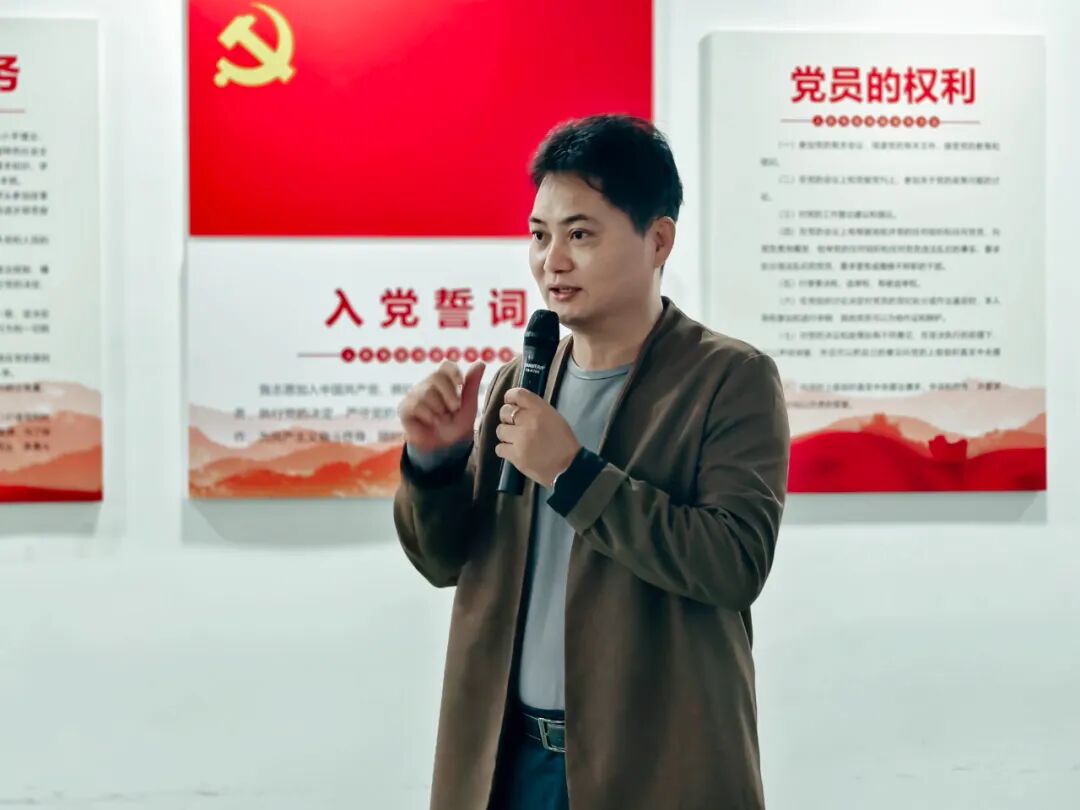 ▲名人眼科林伯智总经理发言