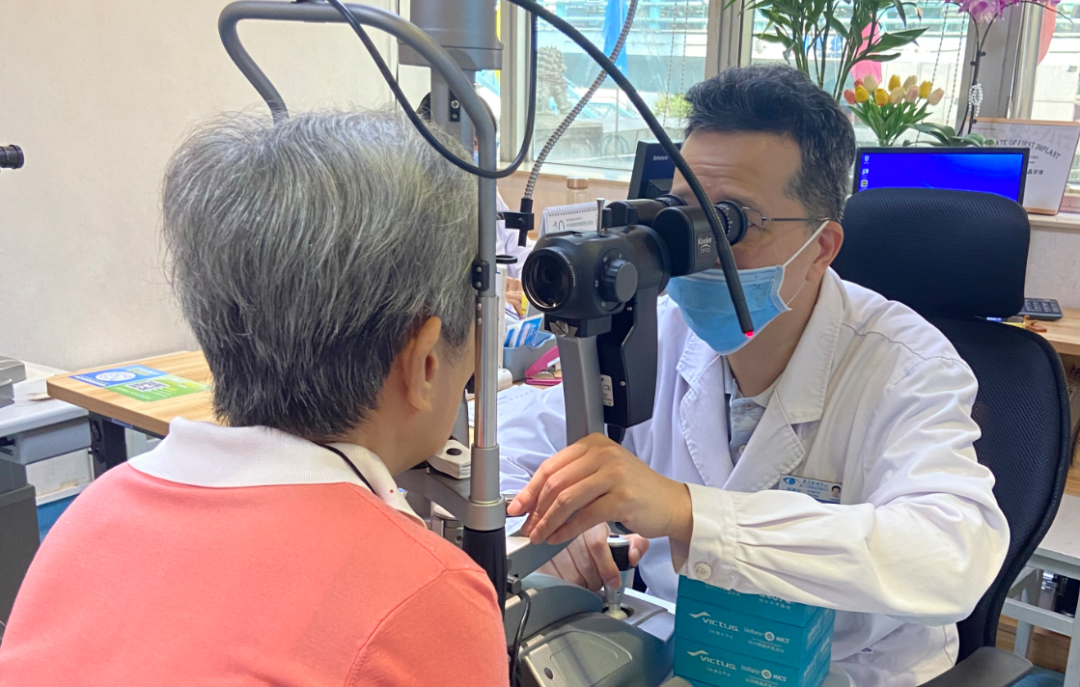 最终决定亲自为丈母娘主刀