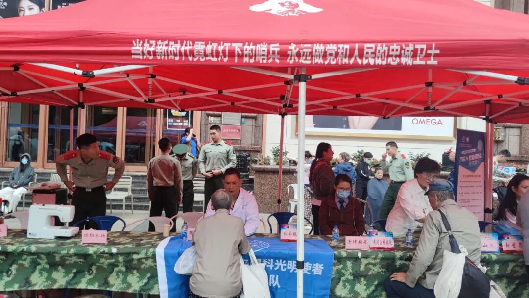 南京路志愿服务活动