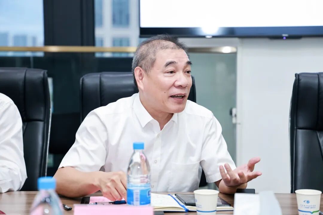 共绘屈光发展新未来 | STAAR Surgical亚太区负责人一行参访华厦眼科