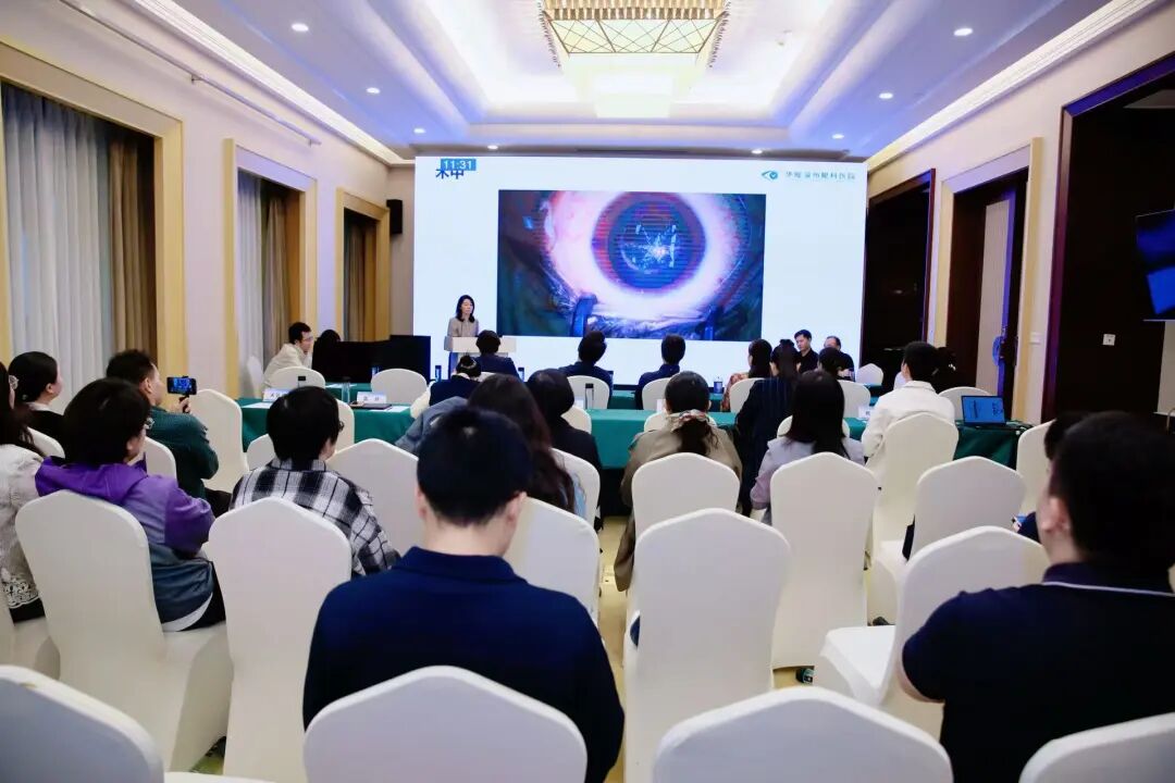 霍妍院长的作品《光之引路 晶彩双生》，赢得评审委员会一致认可，荣获大会“手术先锋奖”