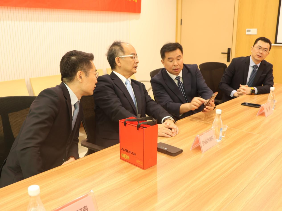 查看近防校筛设备使用，关注青少年眼健康