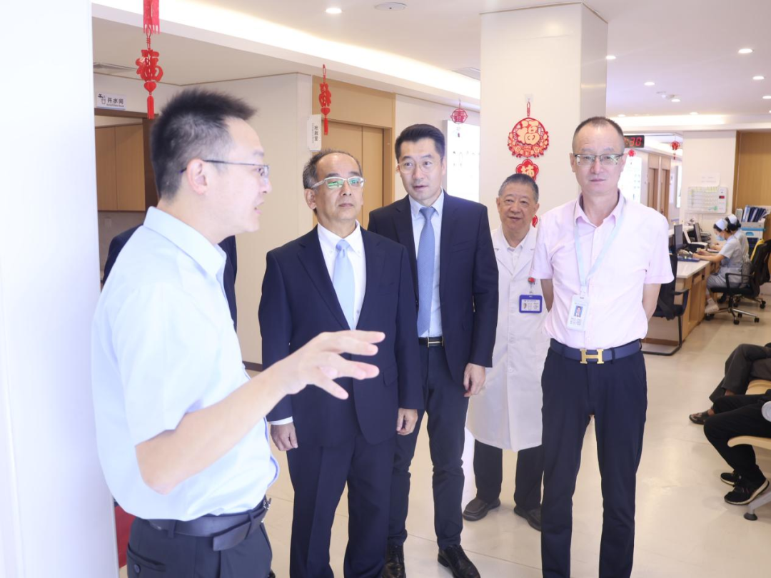 聆听企业发展情况，共话合作愿景