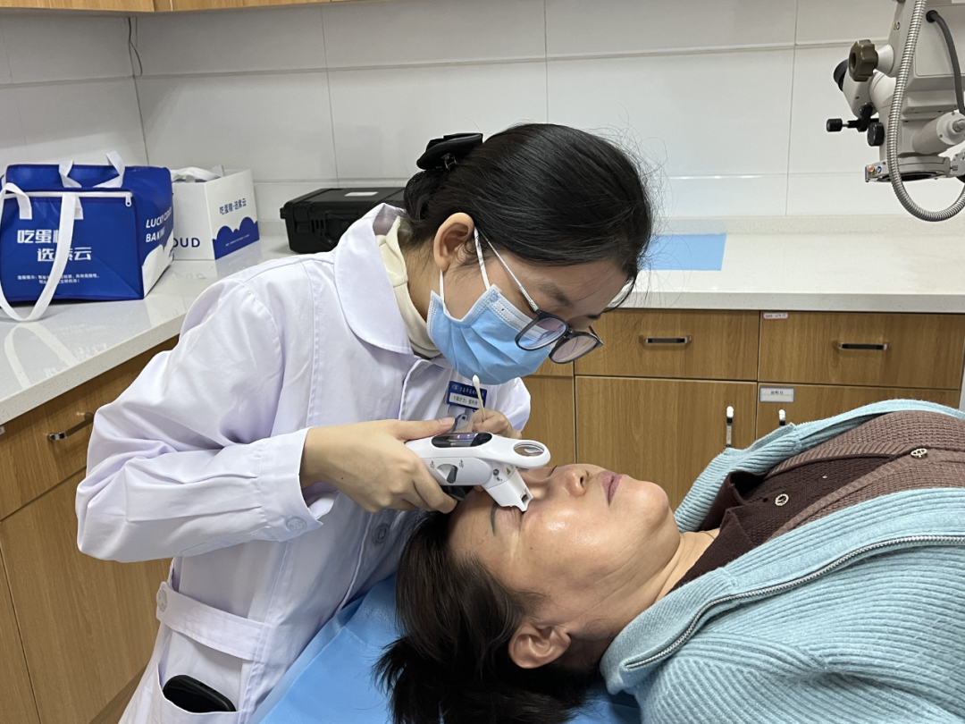 活动后护士带现场各位患者前往了互动体验专区