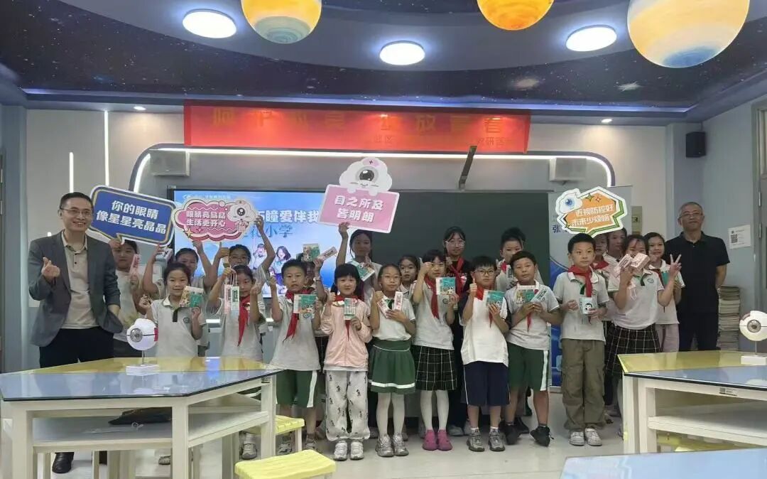 带领团队开展“科普进校园”活动