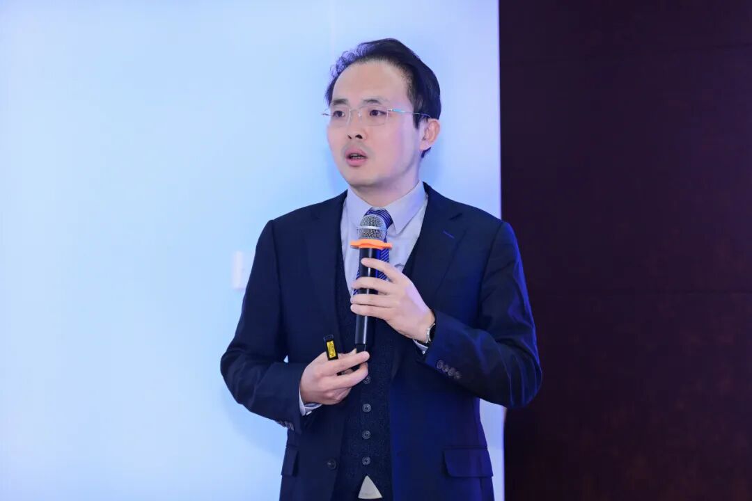 华厦眼科医院集团领导张昊志