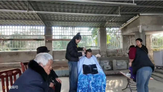 情暖敬老院,关爱助夕阳