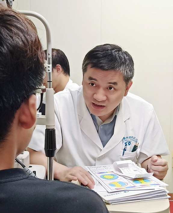 黄旭院长已提前通过&ldquo;蔡司VISUMAX 800&rdquo;官方实操认证